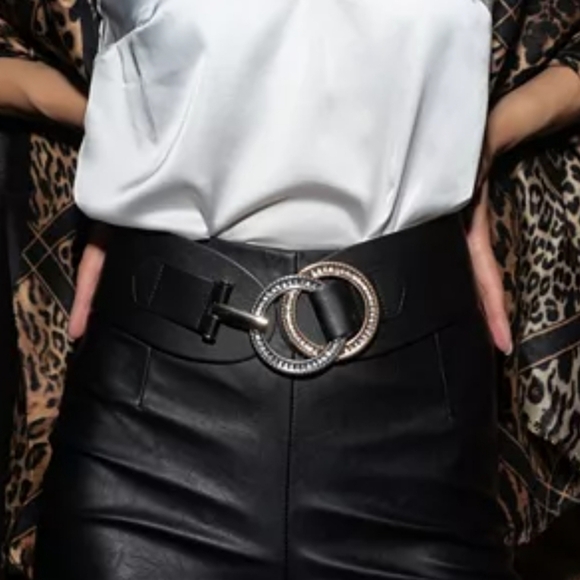 ?NEW! I.N.C Double Ring Rhinestone Stretch Belt S/M. main image 4